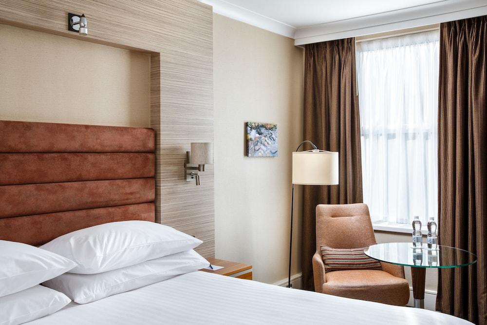 Delta Hotels By Marriott Cheltenham Chase Brockworth Bagian luar foto