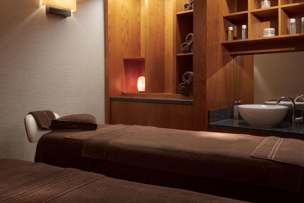 Delta Hotels By Marriott Cheltenham Chase Brockworth Bagian luar foto