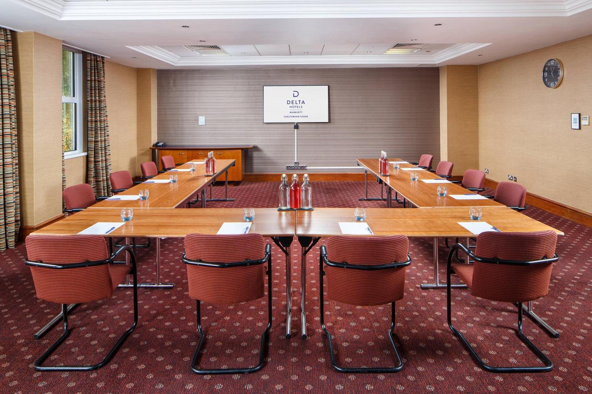 Delta Hotels By Marriott Cheltenham Chase Brockworth Bagian luar foto
