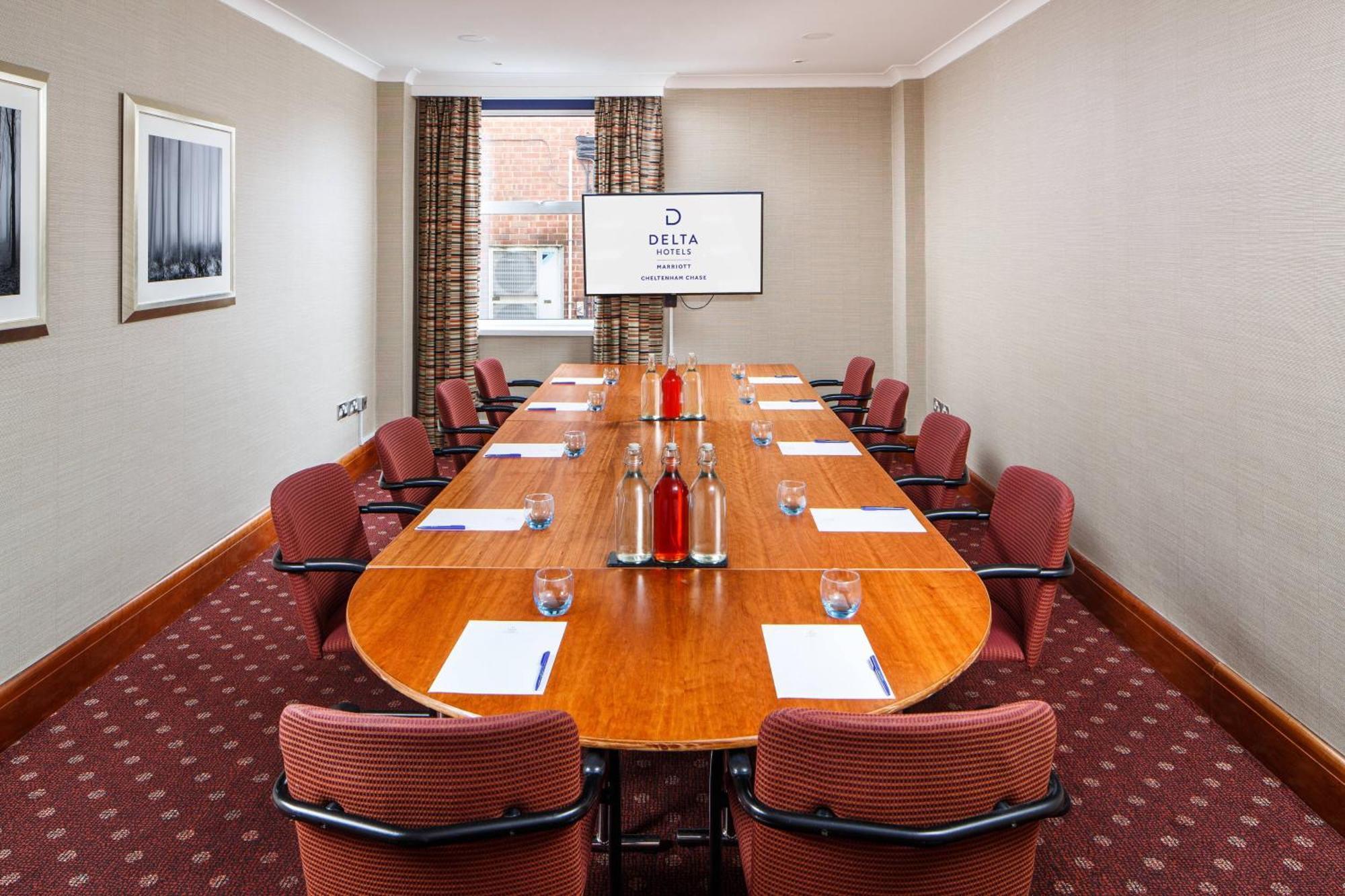 Delta Hotels By Marriott Cheltenham Chase Brockworth Bagian luar foto