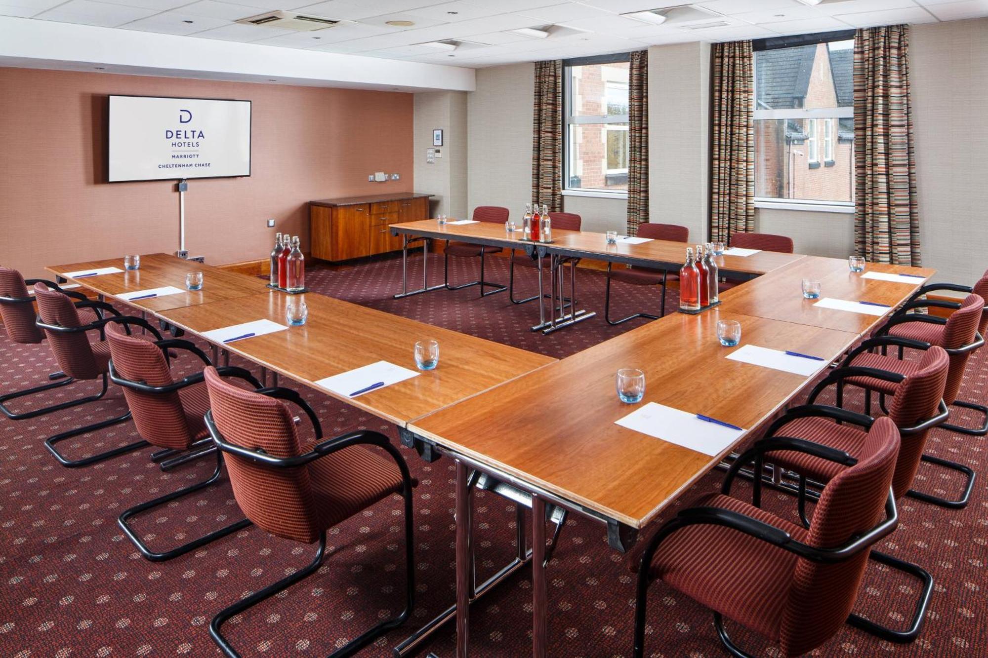 Delta Hotels By Marriott Cheltenham Chase Brockworth Bagian luar foto