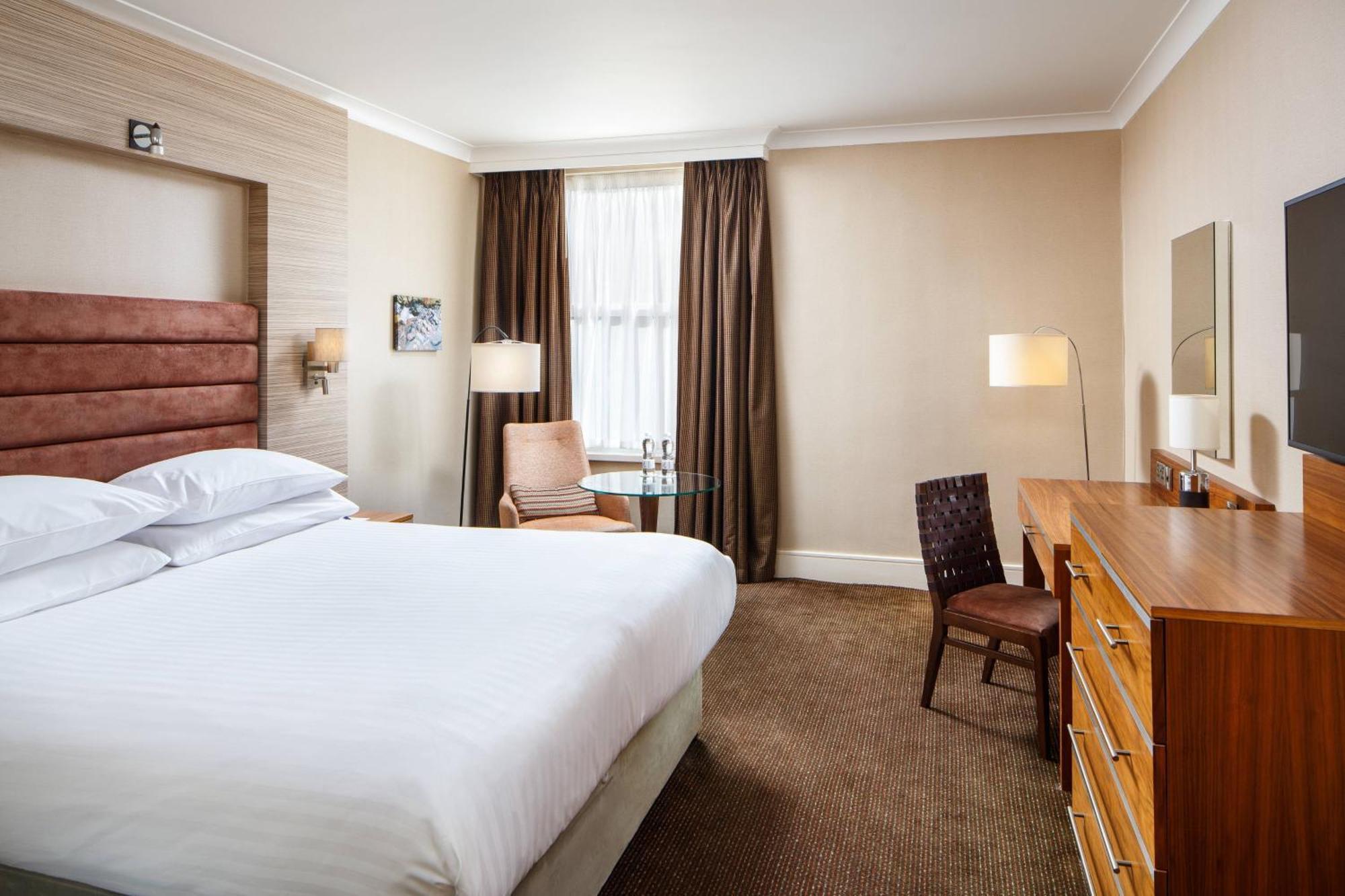 Delta Hotels By Marriott Cheltenham Chase Brockworth Bagian luar foto