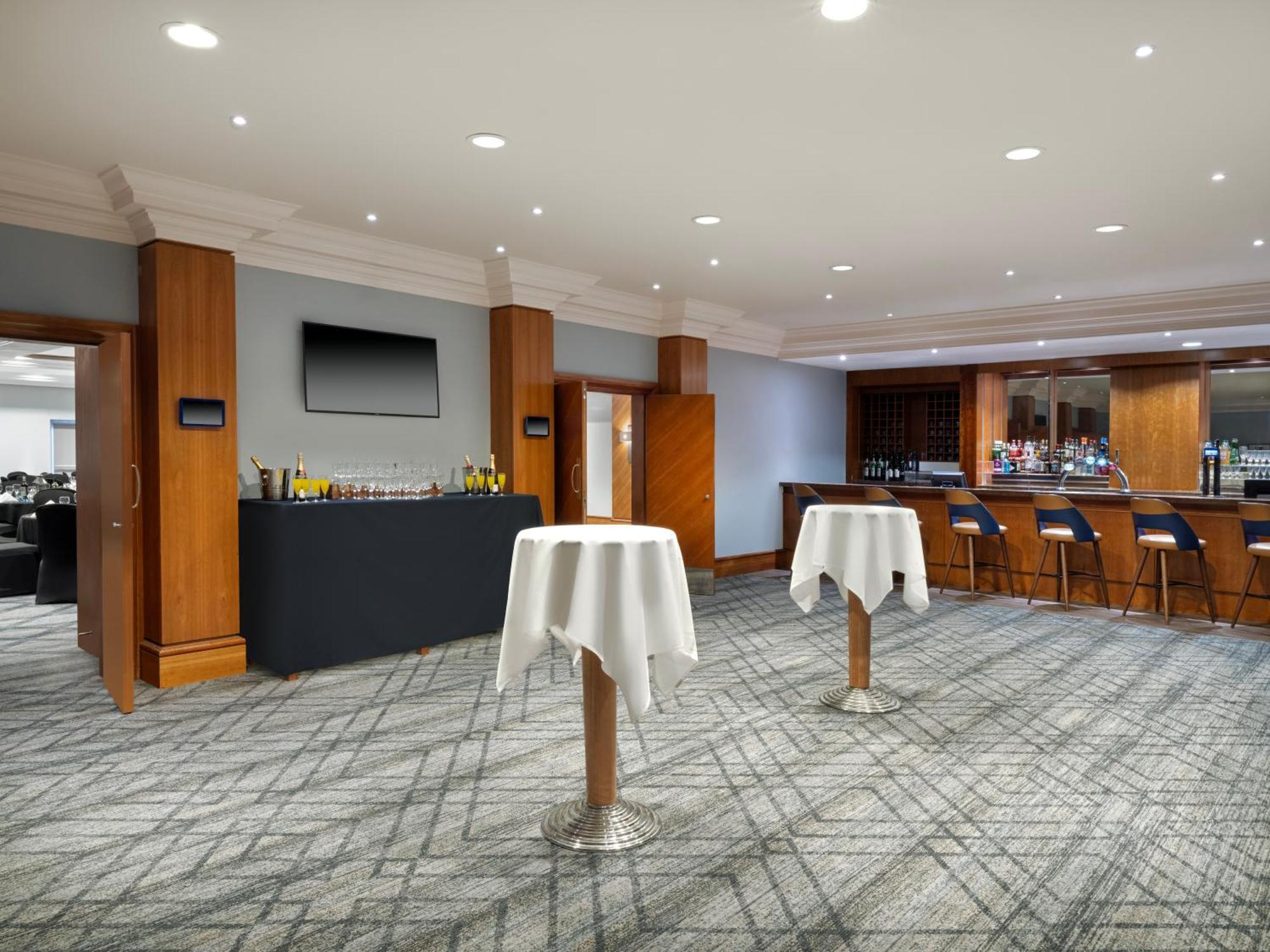 Delta Hotels By Marriott Cheltenham Chase Brockworth Bagian luar foto