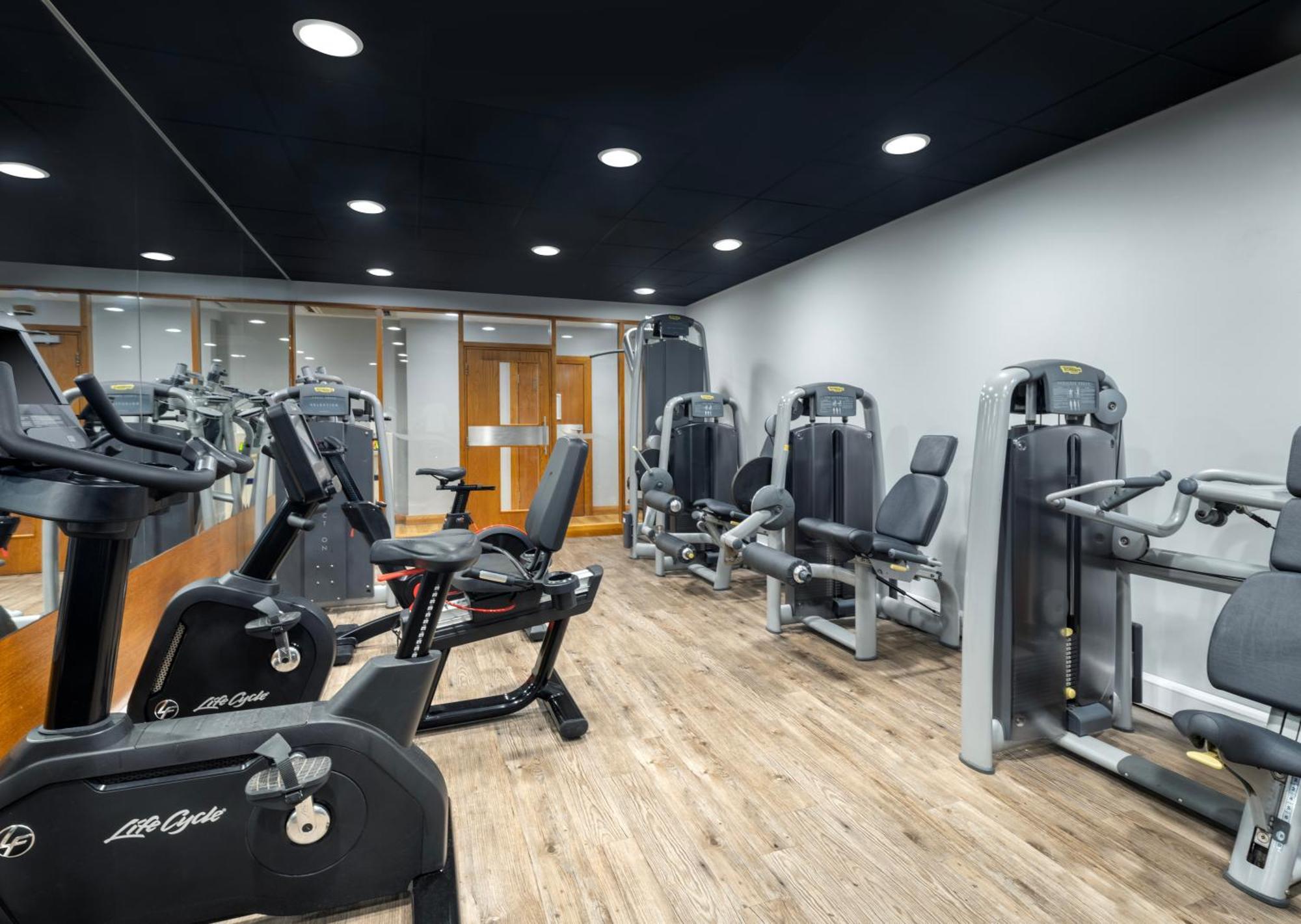 Delta Hotels By Marriott Cheltenham Chase Brockworth Bagian luar foto